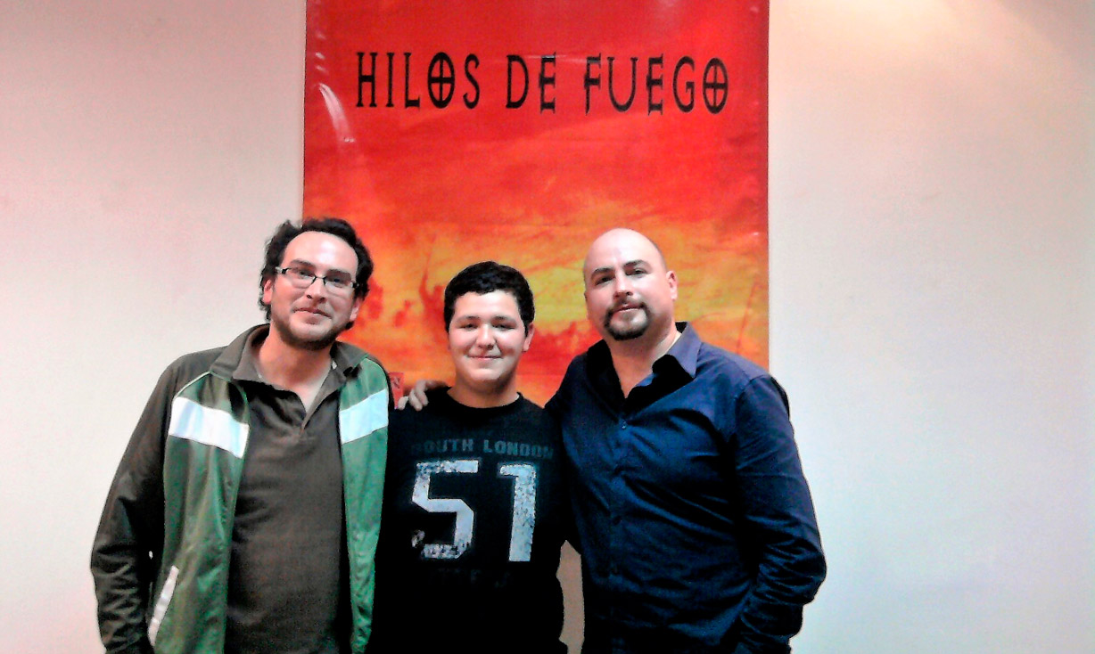 Hilos de fuego: Biblioteca viva de Mall plaza vespucio, La Florida